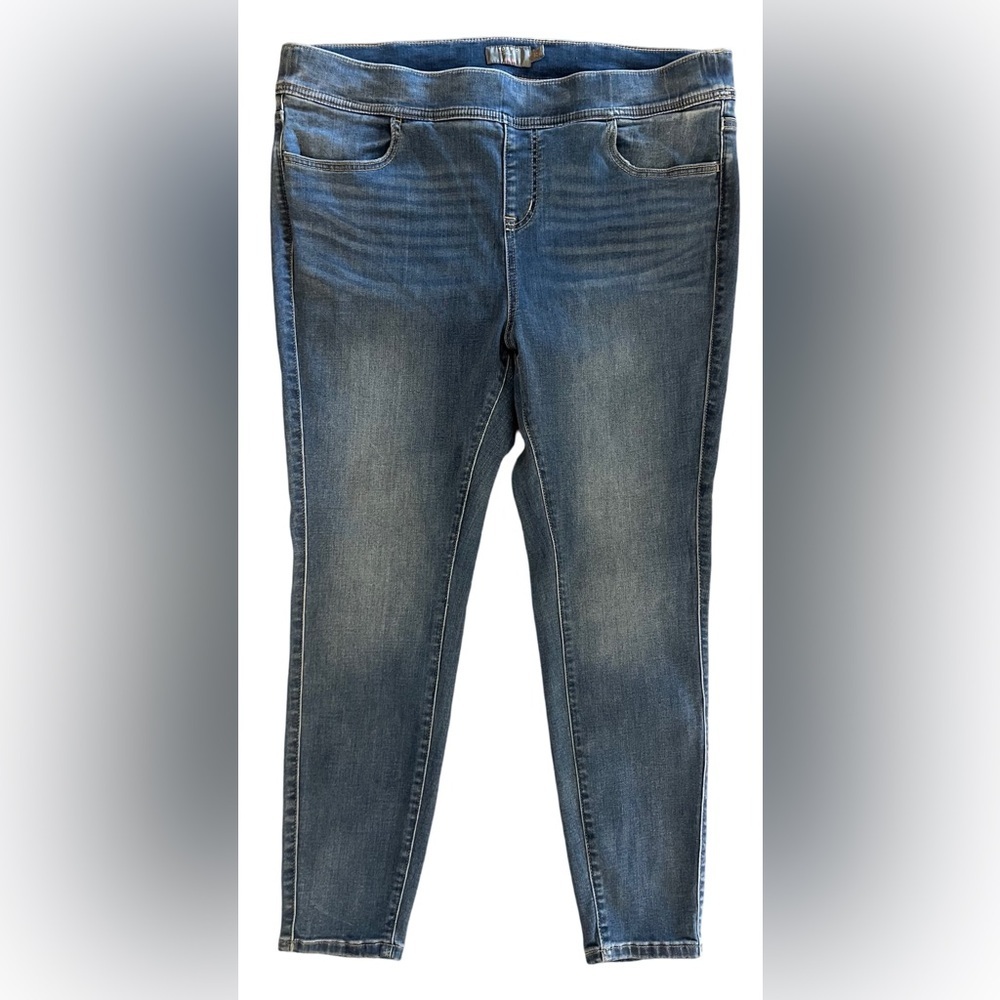 Torrid Feel The Fit “Lean Jean” Pull On Blue Denim 2S